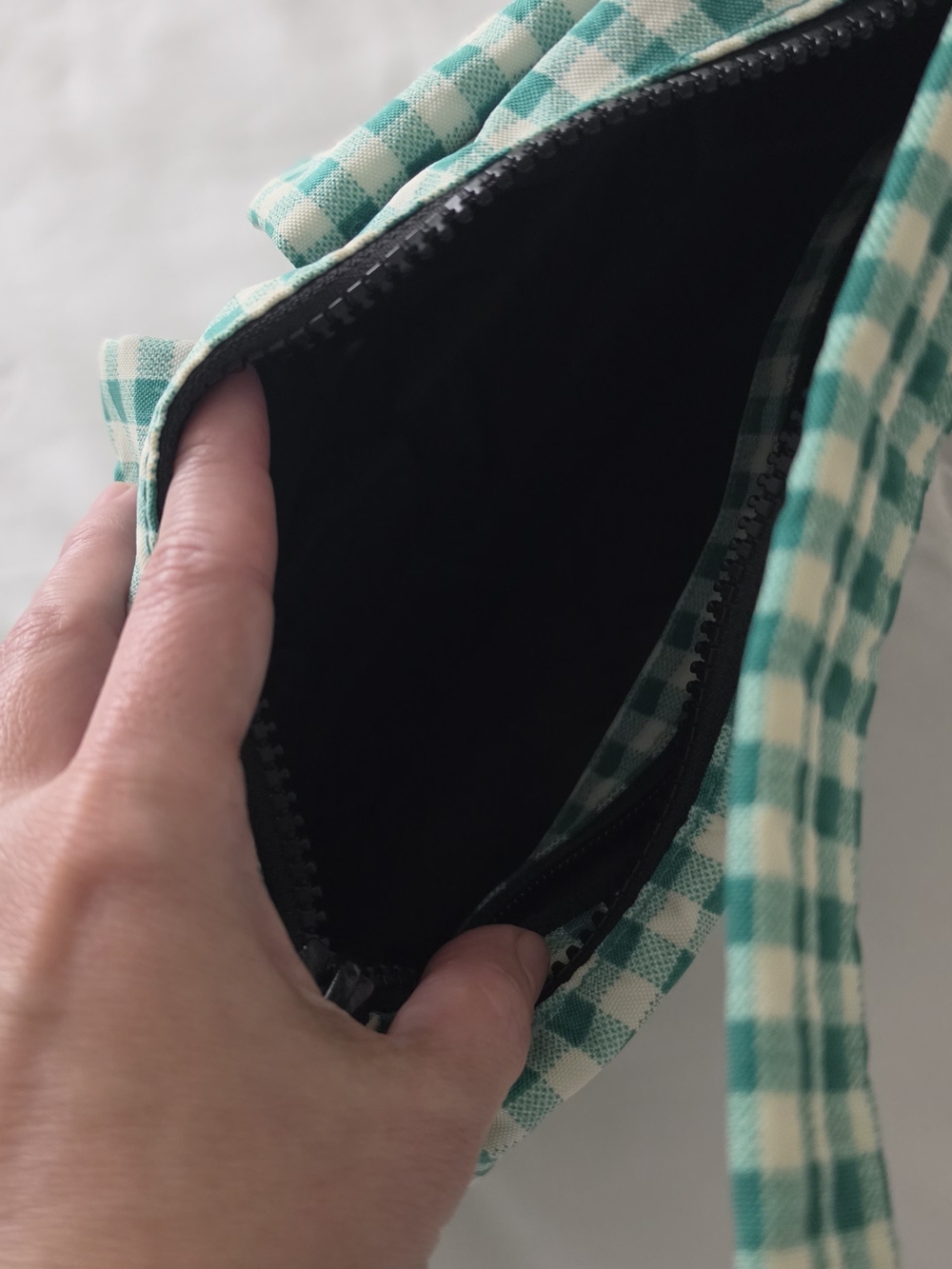 Baggu Green and White Gingham Shoulder Bag - Picture 4 of 4